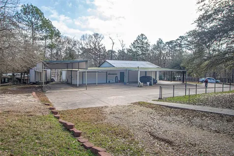 208 Gardenia Street Onalaska TX 77360