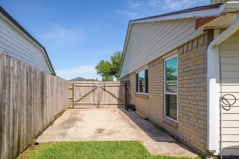 2507 Kings Chapel Road Friendswood TX 77546