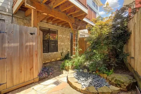 1333 Fairview Street Houston TX 77006