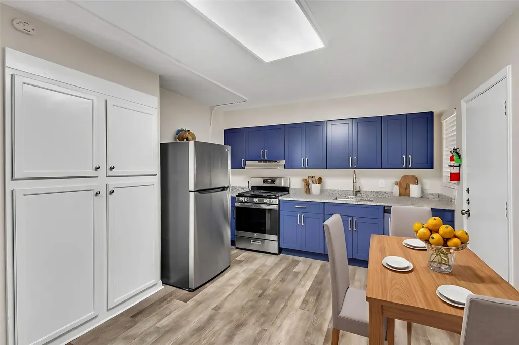 1137 Gunter Street 202 Austin TX 78721