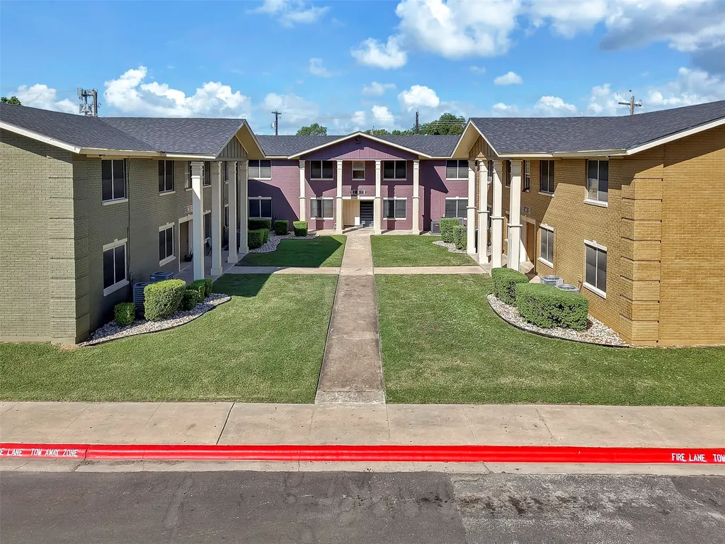 1137 Gunter Street 202 Austin TX 78721