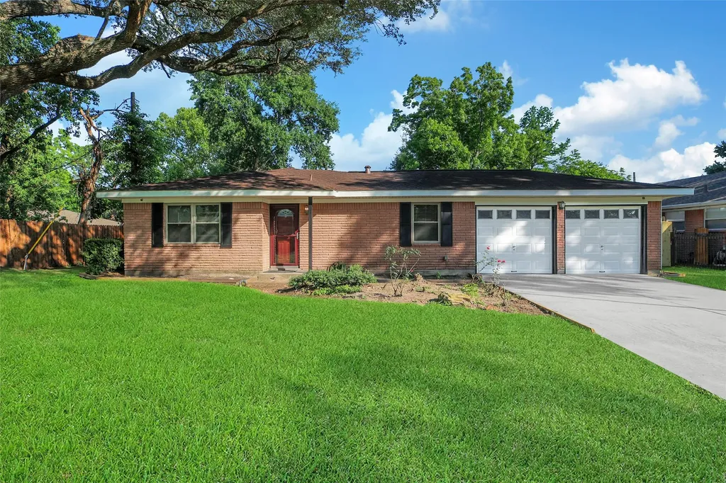 1711 Pecan Lane Stafford TX 77477