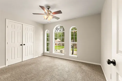 71 E Sterling Pond Circle The Woodlands TX 77382