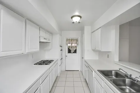 530 Westshire Drive Houston TX 77013