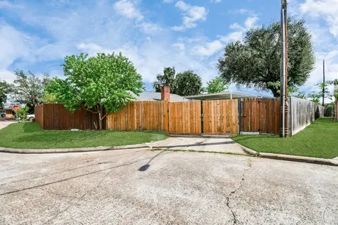 530 Westshire Drive Houston TX 77013
