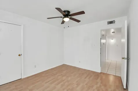 530 Westshire Drive Houston TX 77013