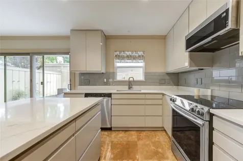 6337 Briar Rose Drive 145 Houston TX 77057