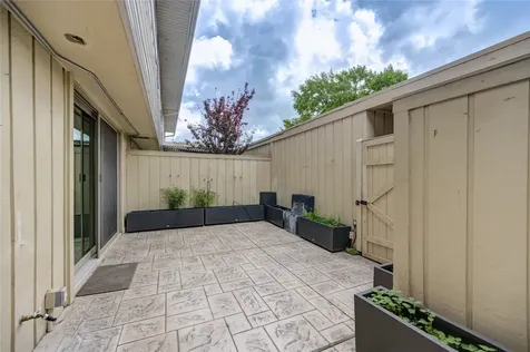 6337 Briar Rose Drive 145 Houston TX 77057
