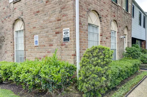 6337 Briar Rose Drive 145 Houston TX 77057