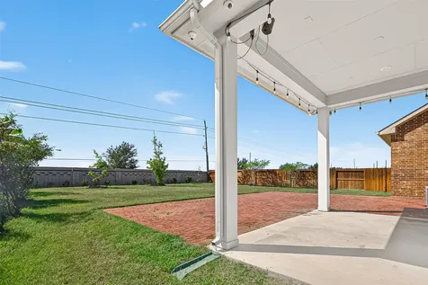 205 Lakehouse Landing Drive Katy TX 77493