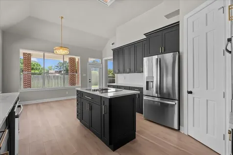 1806 Winter Knoll Way Houston TX 77062