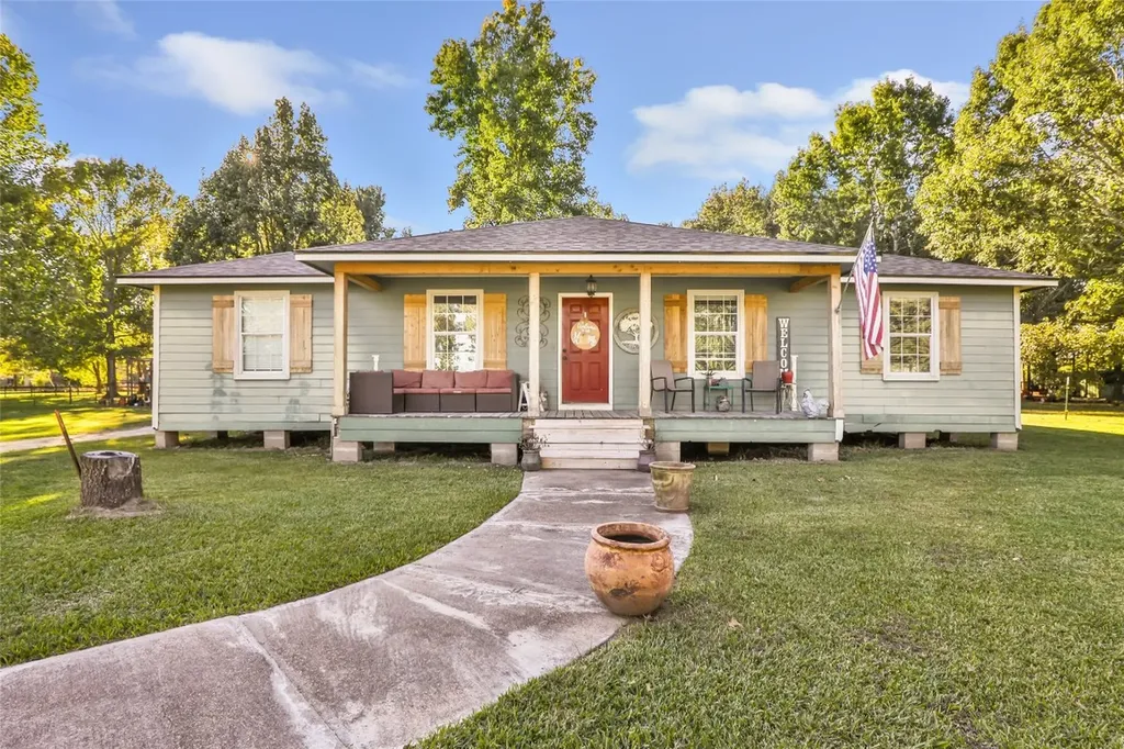 97 County Road 2268 Cleveland TX 77327