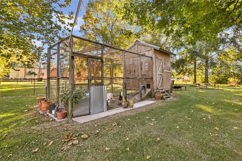97 County Road 2268 Cleveland TX 77327