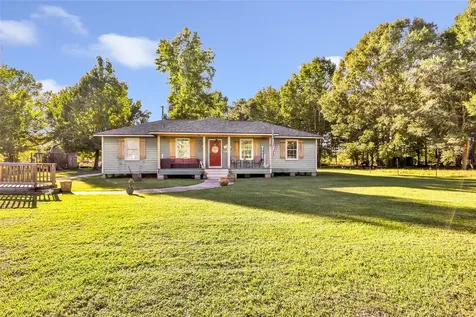97 County Road 2268 Cleveland TX 77327