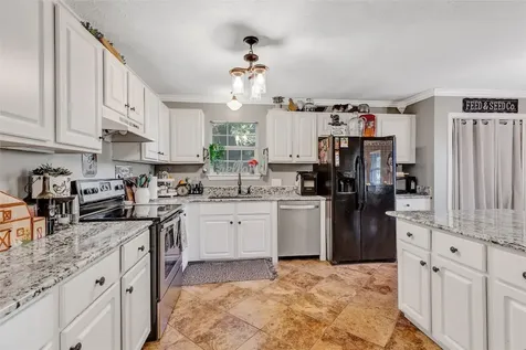 97 County Road 2268 Cleveland TX 77327