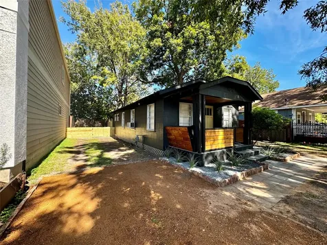 1018 Dunbar Street Houston TX 77009