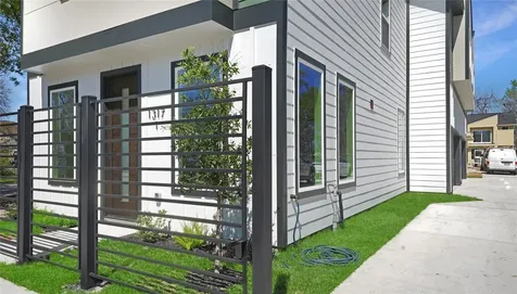1315 Knight Street 1 Houston TX 77022