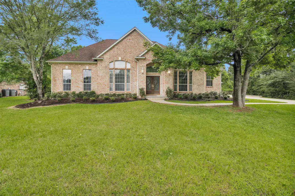 2211 Blue Lake Drive Magnolia TX 77354