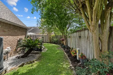 40 Wellington Court Sugar Land TX 77478