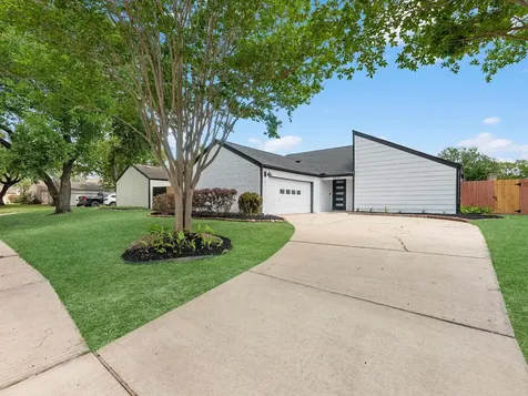 2231 Round Lake Drive Houston TX 77077