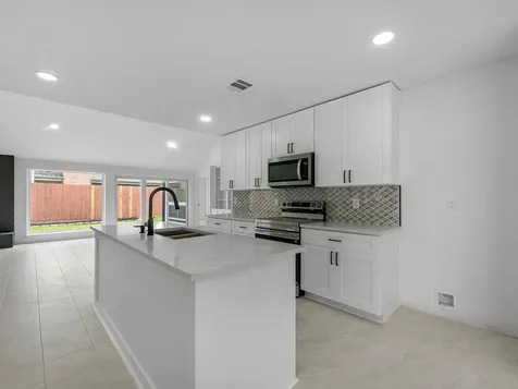 2231 Round Lake Drive Houston TX 77077