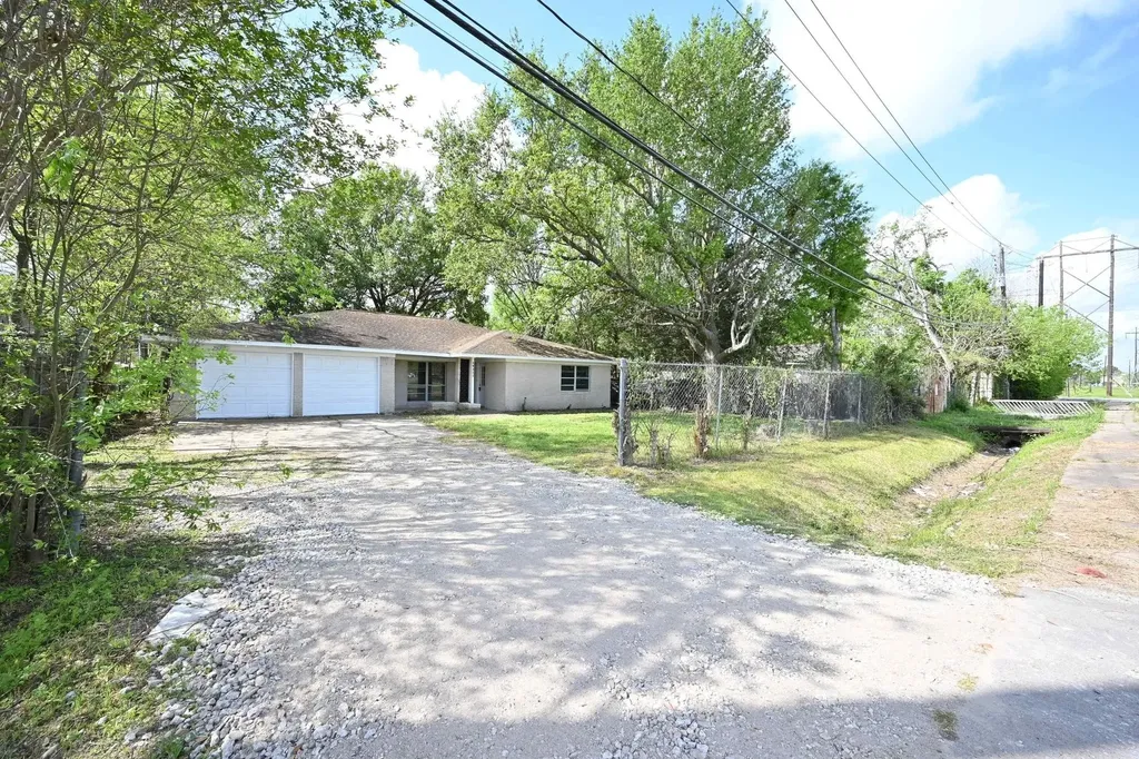 14311 Benita Street Houston TX 77085