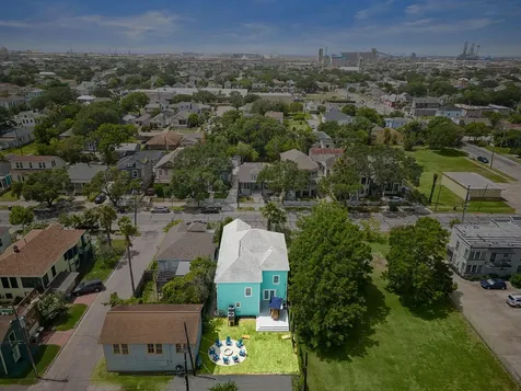 3525 Avenue 0 Galveston TX 77550