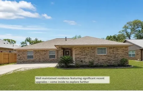 305 Freeman Boulevard West Columbia TX 77486