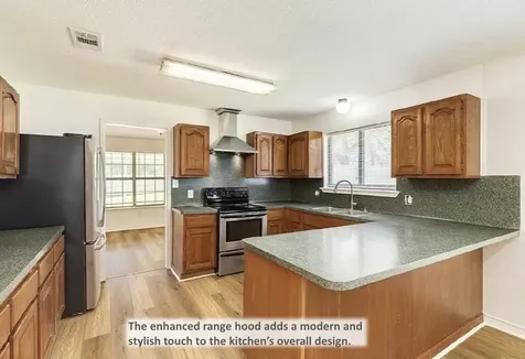 305 Freeman Boulevard West Columbia TX 77486