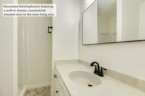 305 Freeman Boulevard West Columbia TX 77486