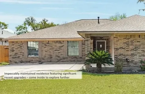 305 Freeman Boulevard West Columbia TX 77486