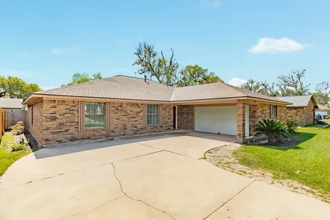 305 Freeman Boulevard West Columbia TX 77486
