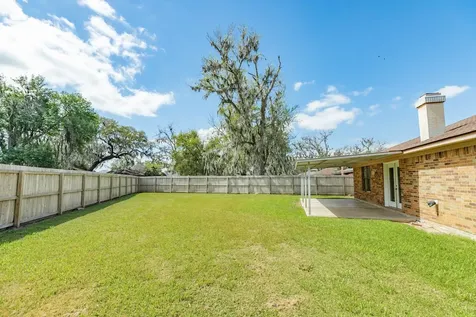 305 Freeman Boulevard West Columbia TX 77486