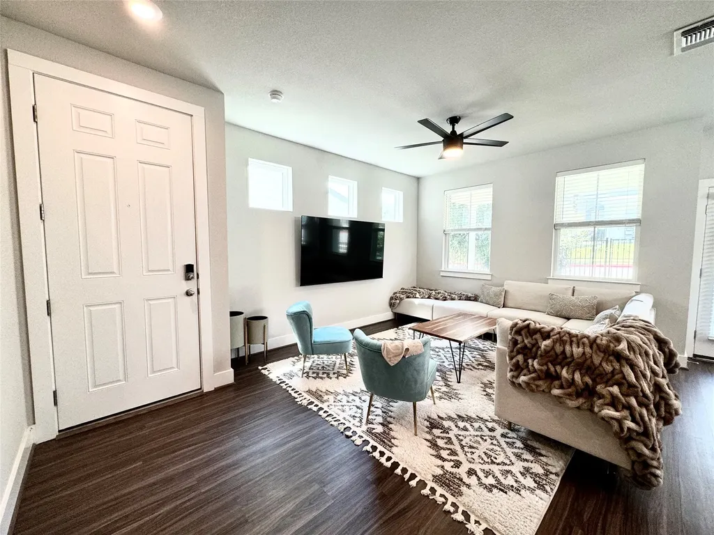 7103 Silver Star Lane 60 Austin TX 78744