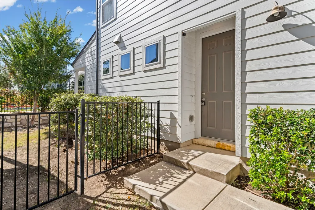 7103 Silver Star Lane 60 Austin TX 78744