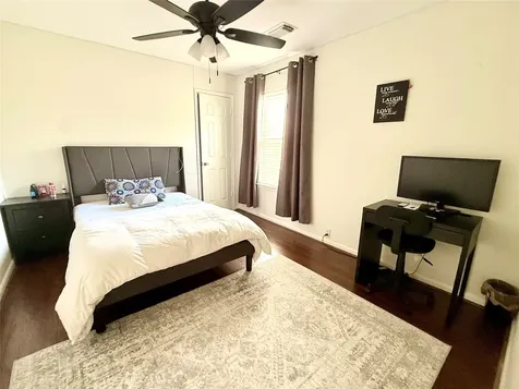 4615 Pin Oak Creek Lane Houston TX 77345