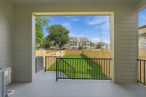 827 W 16th Street A Houston TX 77008
