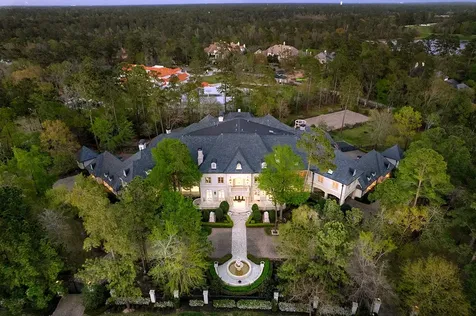 88 W Grand Regency Circle The Woodlands TX 77382