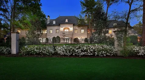 88 W Grand Regency Circle The Woodlands TX 77382