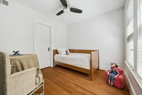 1656 Norfolk Street Houston TX 77006