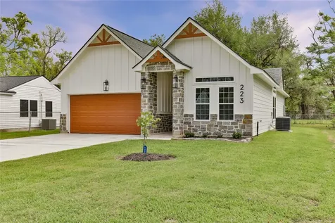 223 Laurel Street Lake Jackson TX 77566
