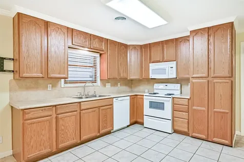 7010 Yucca Drive Galveston TX 77551