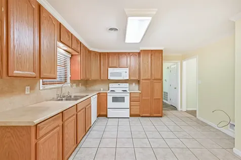 7010 Yucca Drive Galveston TX 77551