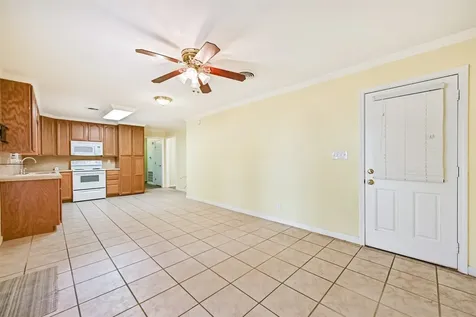 7010 Yucca Drive Galveston TX 77551