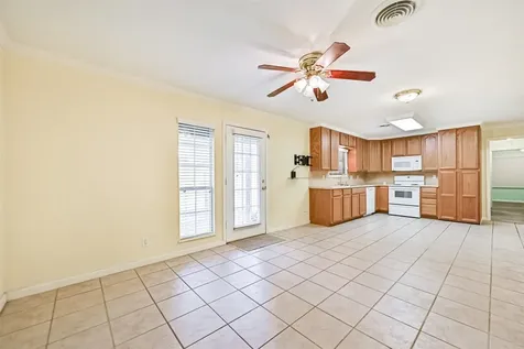 7010 Yucca Drive Galveston TX 77551