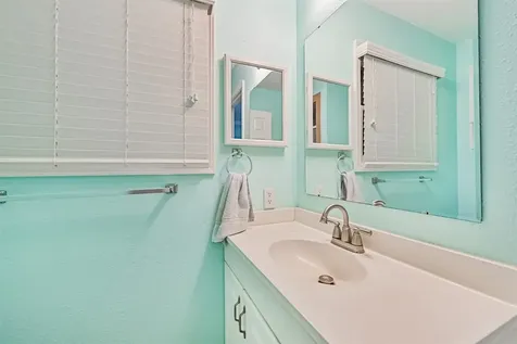 7010 Yucca Drive Galveston TX 77551