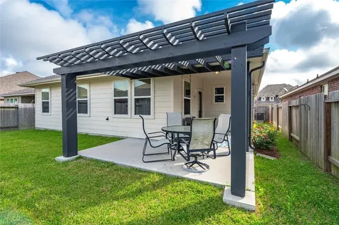 1851 Belle Place Alvin TX 77511