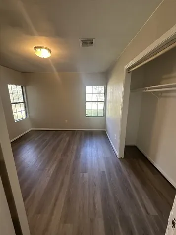 5847 Belcrest Street Houston TX 77033