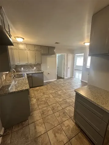 5847 Belcrest Street Houston TX 77033