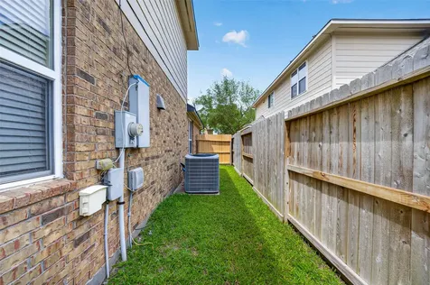 6826 Sorrelwood Lane Sugar Land TX 77479